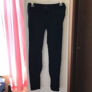 a super cute pair of jeans from Hollister :)